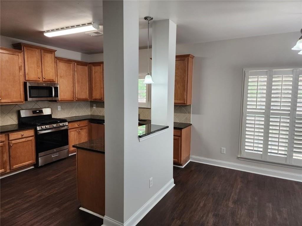 465 Roland Manor Dr - Photo 4 of 22