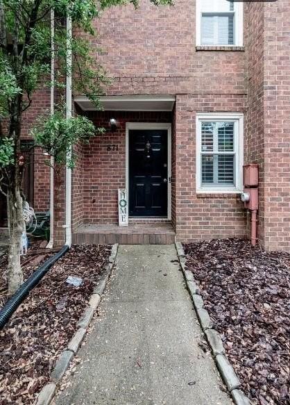 871 Lenox Oaks Cir Ne - Photo 3 of 20