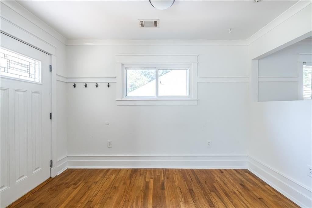 577 Glenwood Pl Se - Photo 3 of 30