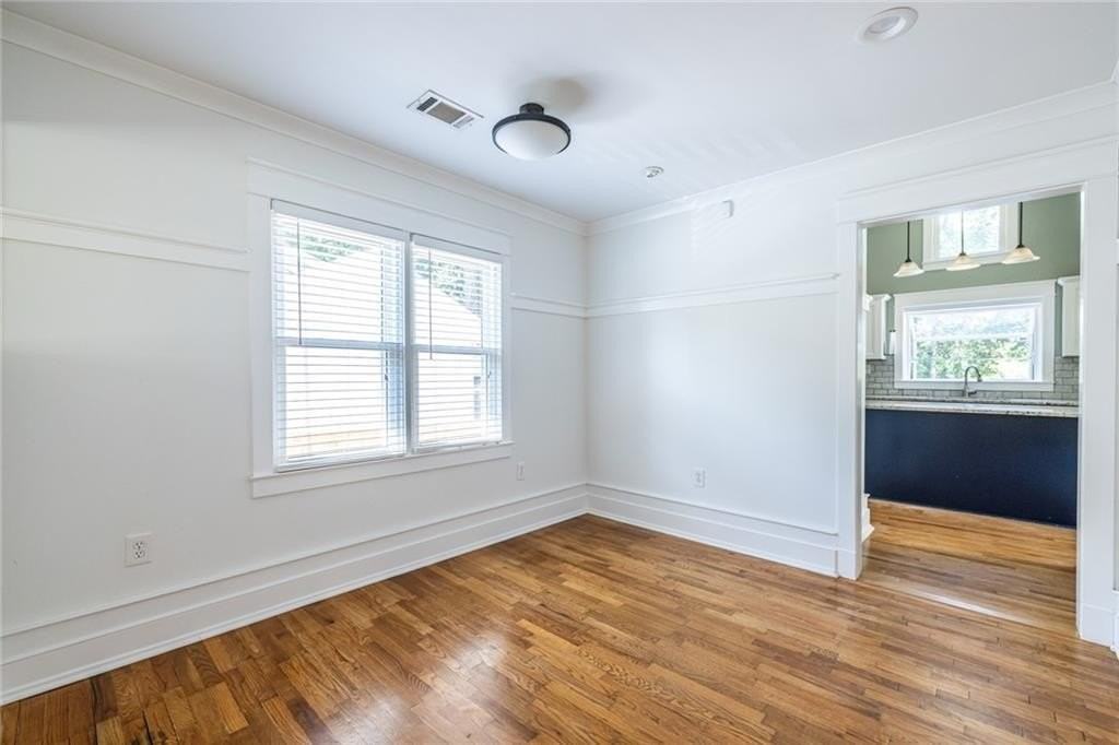 577 Glenwood Pl Se - Photo 5 of 30