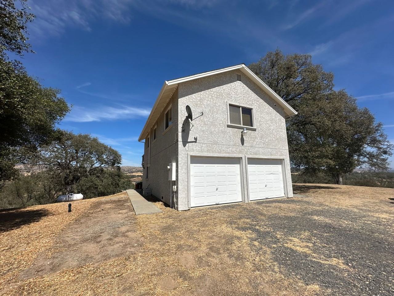 5182 Buckboard Dr - Photo 3 of 14