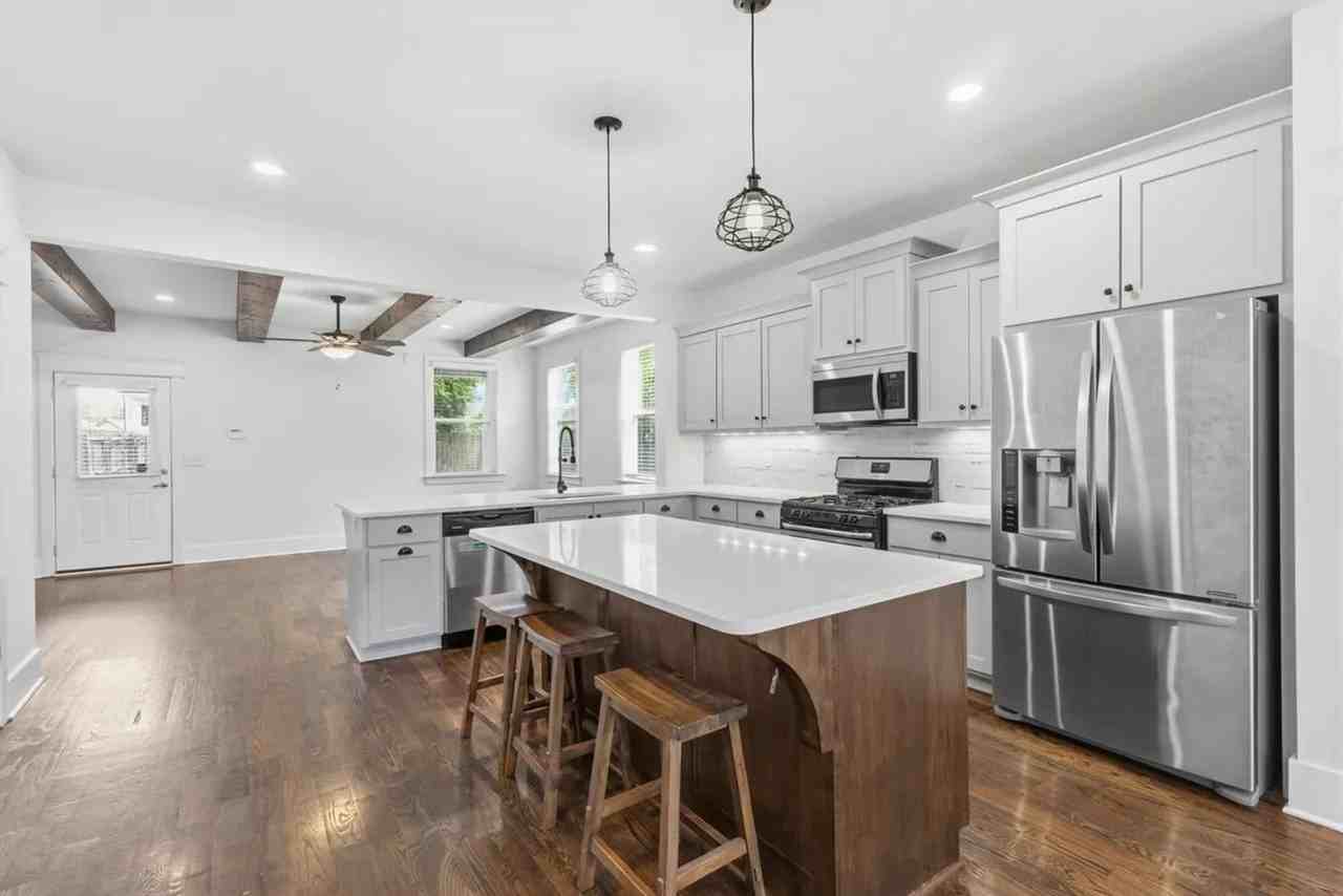 1814A 16th Ave N - Photo 3 of 30