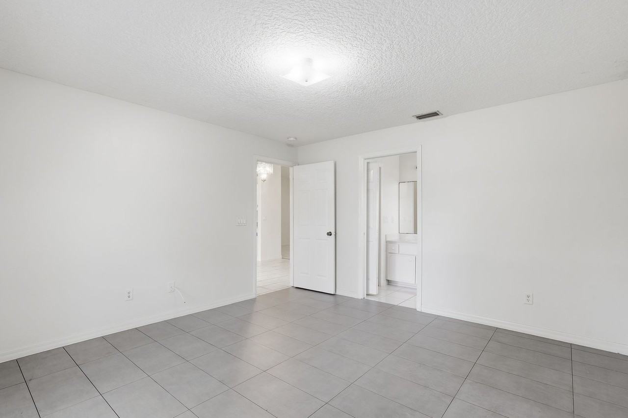 4 Pony Ln - Photo 7 of 13