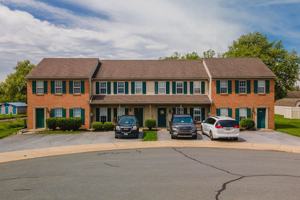 featured image of 18 S Whisper Ln
