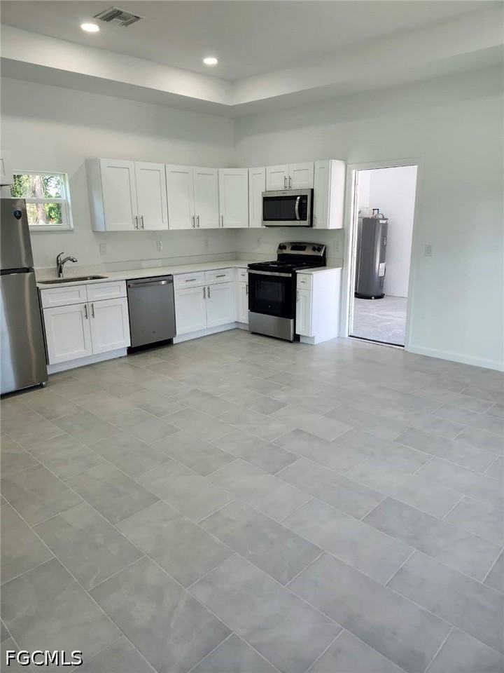 1104 Capri St E - Photo 2 of 7