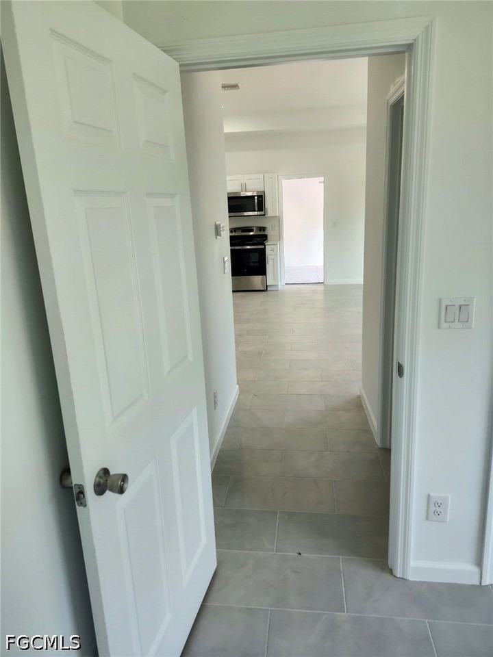 1104 Capri St E - Photo 3 of 7