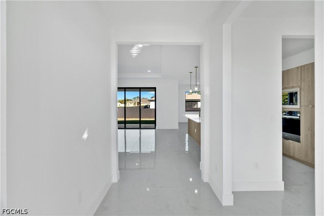 1144 Edelweiss St E - Photo 6 of 30