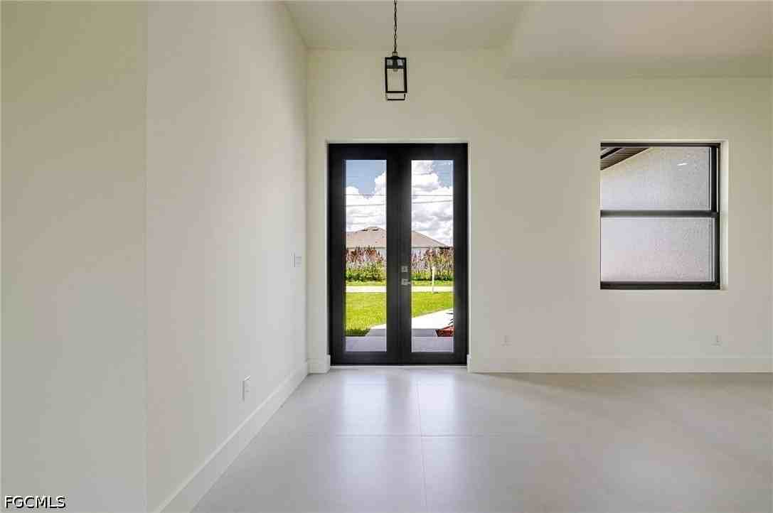 2705 Darlene Pl - Photo 3 of 21