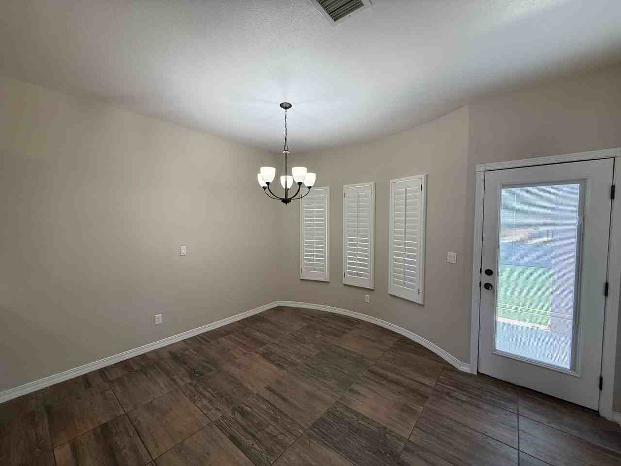 6065 Pocket Pl - Photo 6 of 20