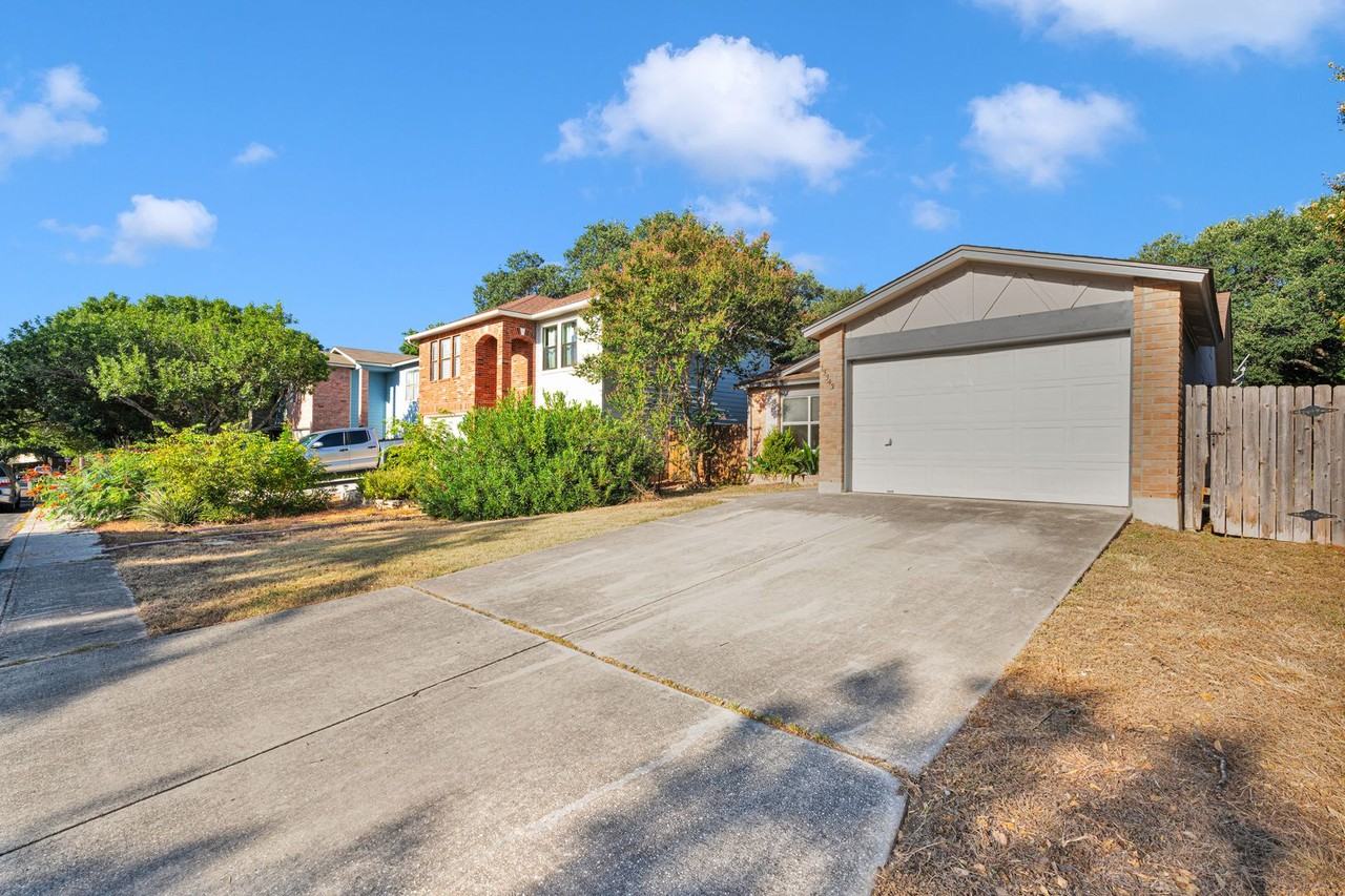 13343 Pecan Glade - Photo 3 of 18
