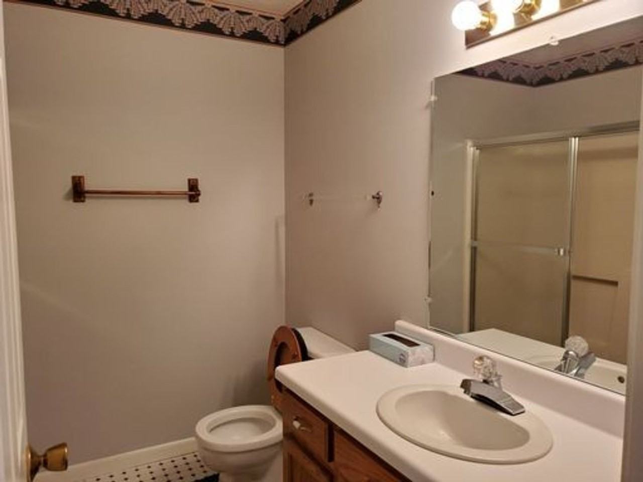 109 Robin Dr - Photo 2 of 17