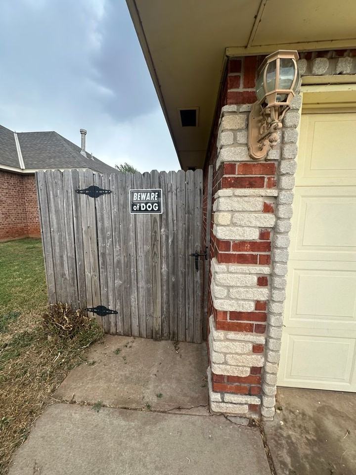 2504 Thomas Dr - Photo 5 of 50