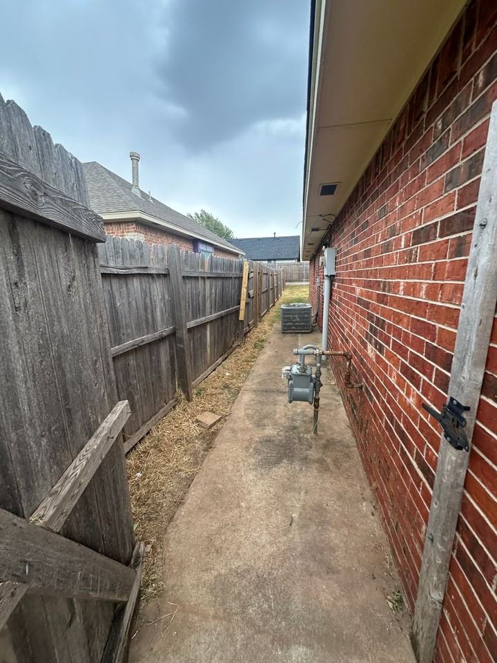 2504 Thomas Dr - Photo 6 of 50