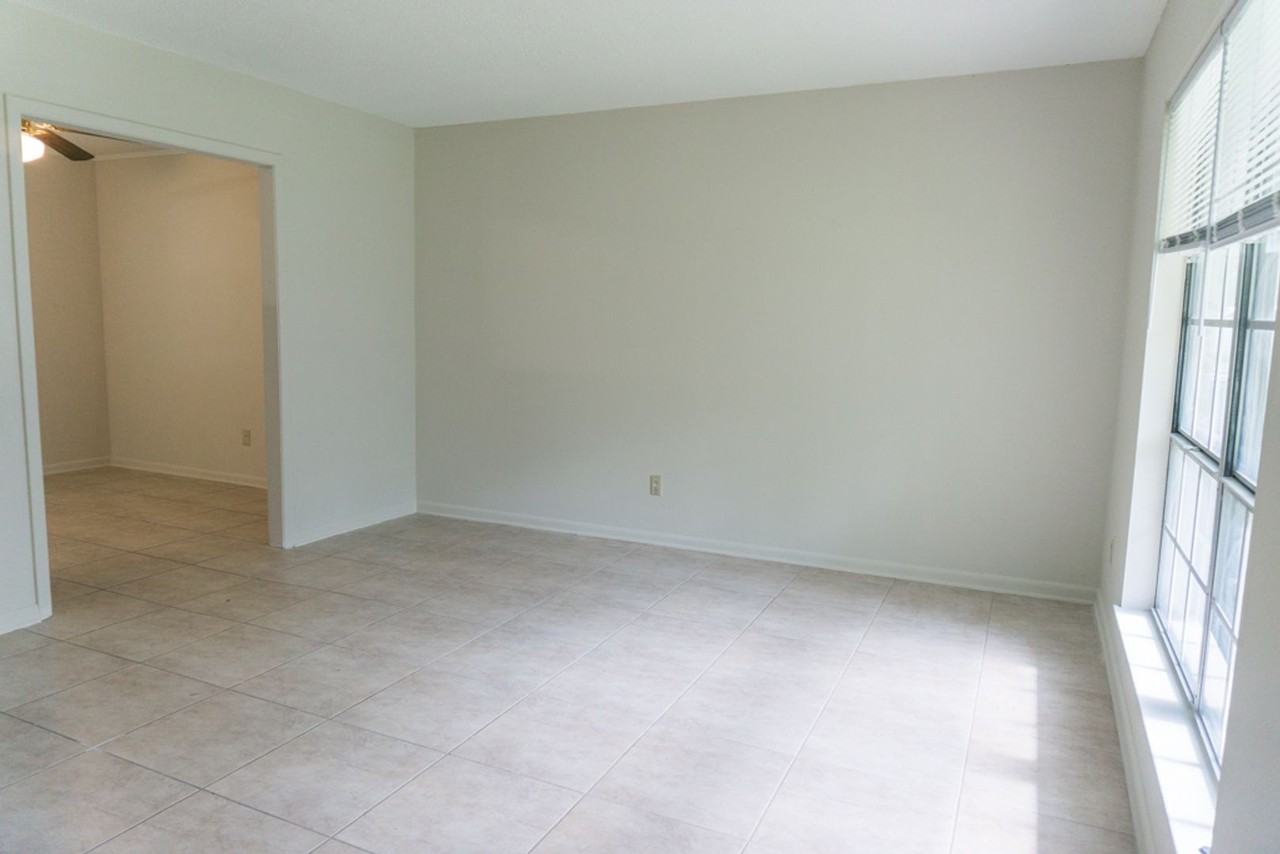 1225 Parktown Dr - Photo 3 of 16