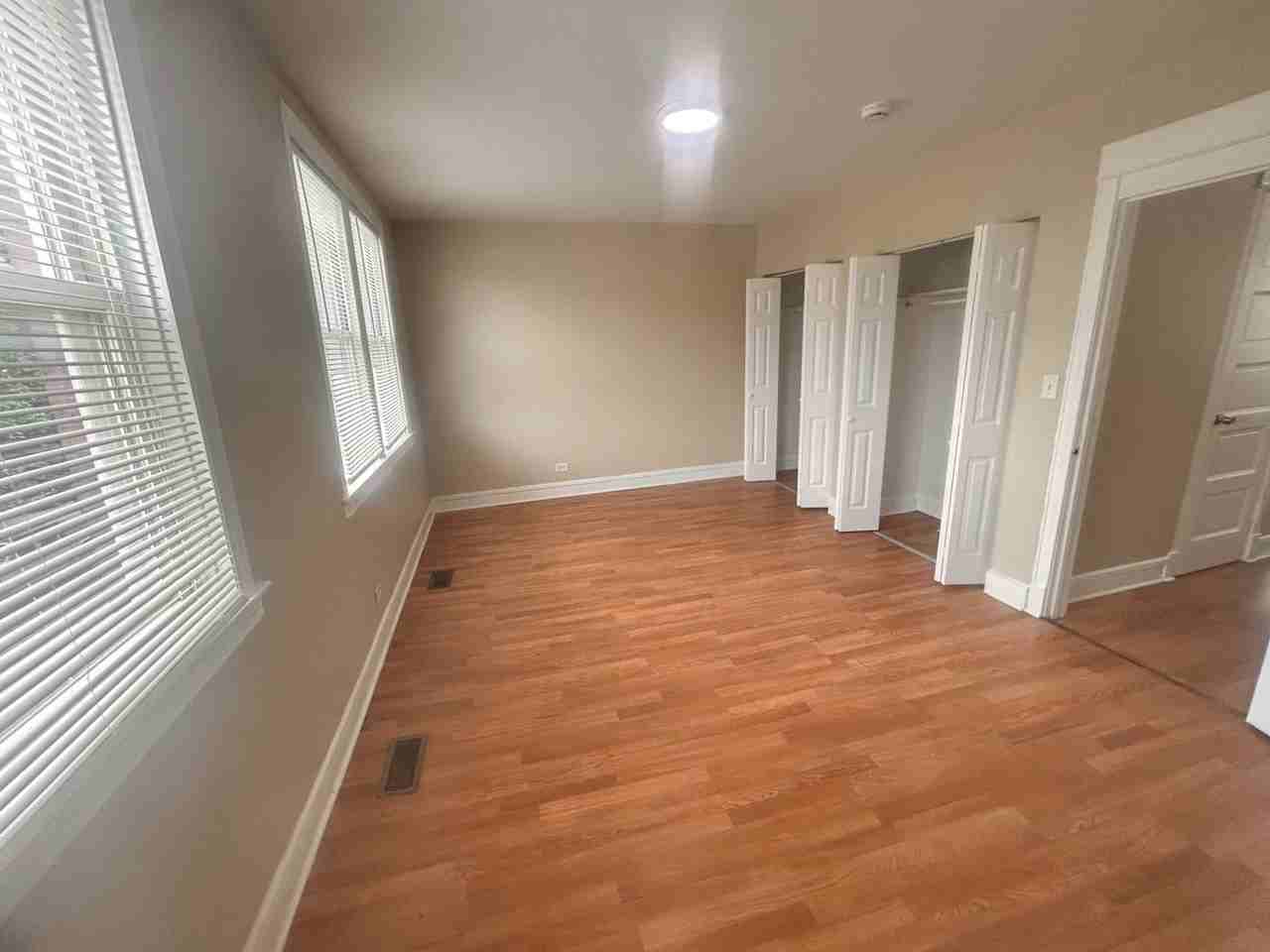 6938 S Prairie Ave - Photo 2 of 26