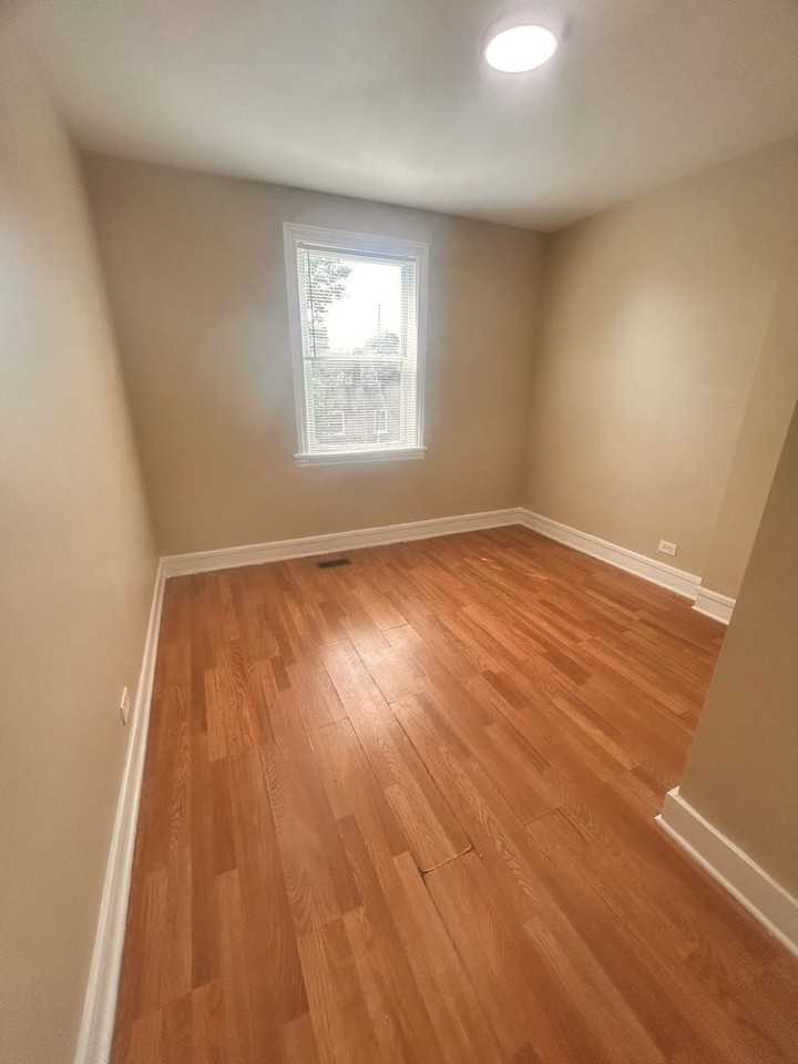 6938 S Prairie Ave - Photo 4 of 26