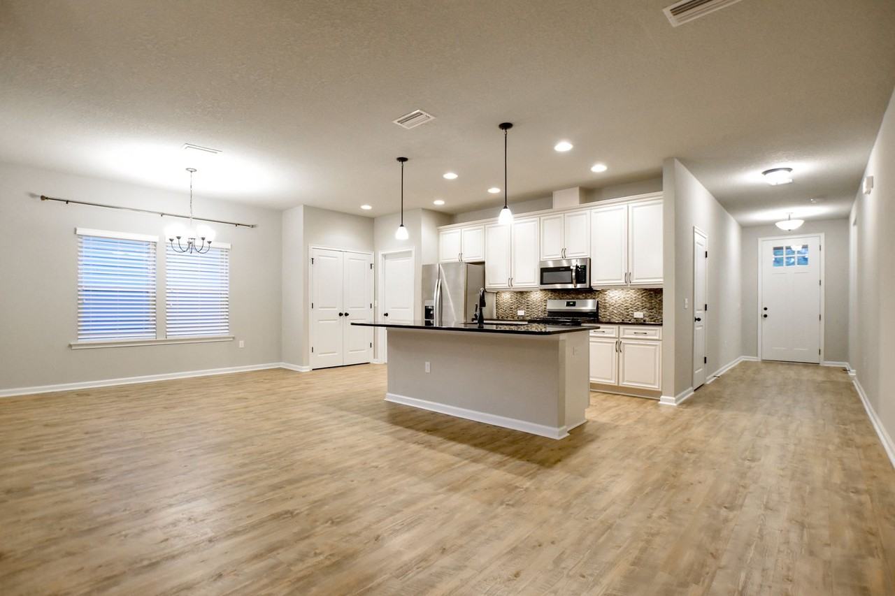 1062 Nw 134th Dr - Photo 3 of 14