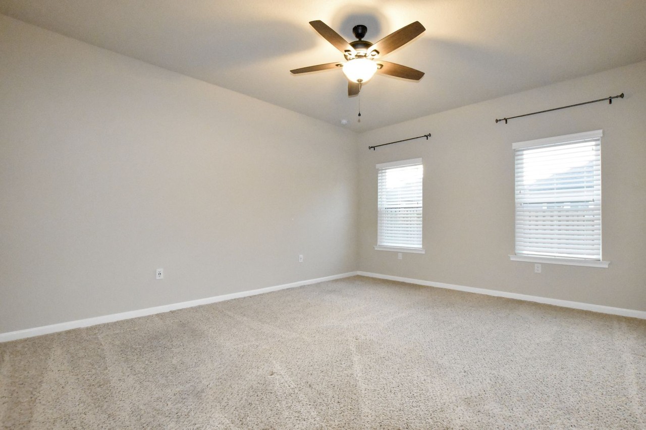 1062 Nw 134th Dr - Photo 5 of 14