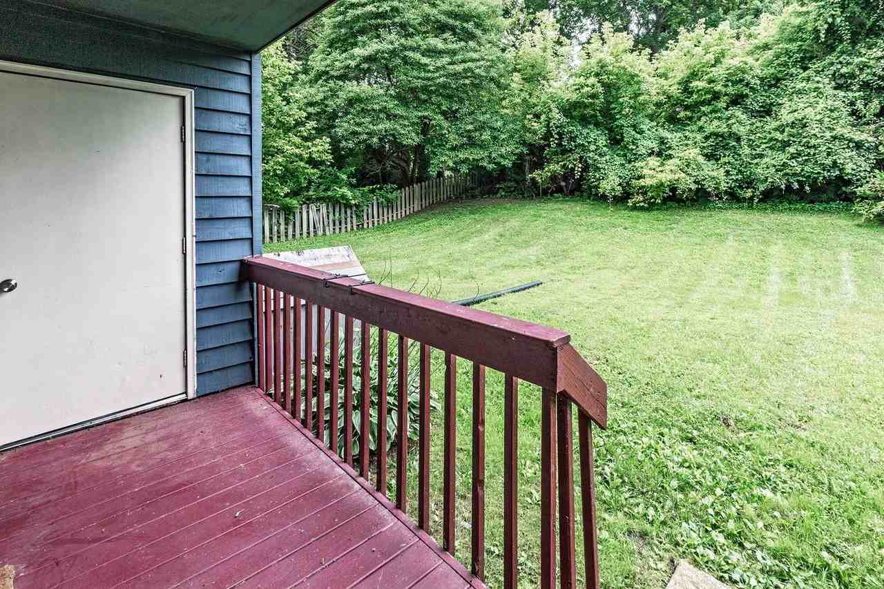 35 Foxtail Ct - Photo 4 of 18