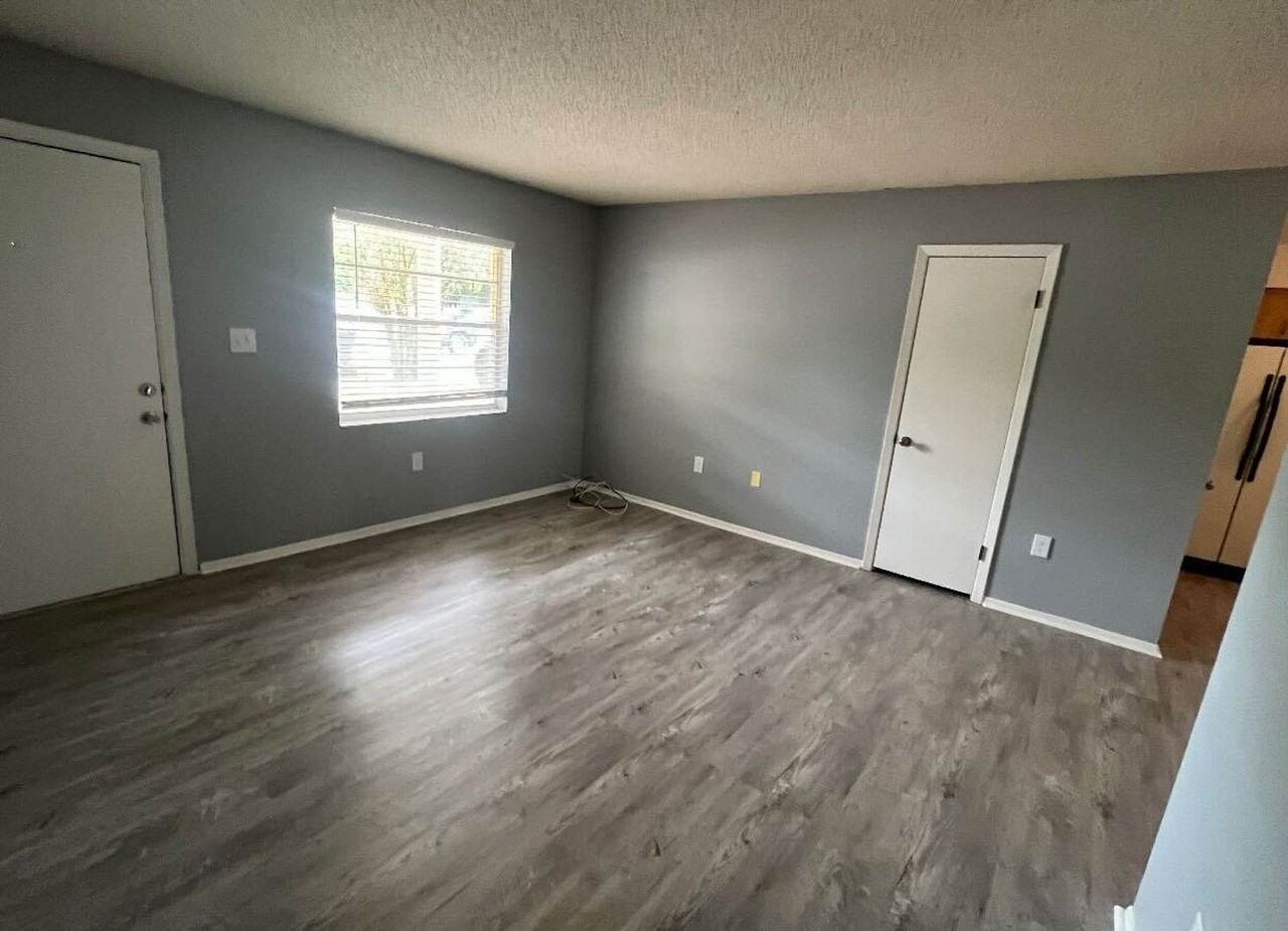 98 Surf Dr - Photo 4 of 15