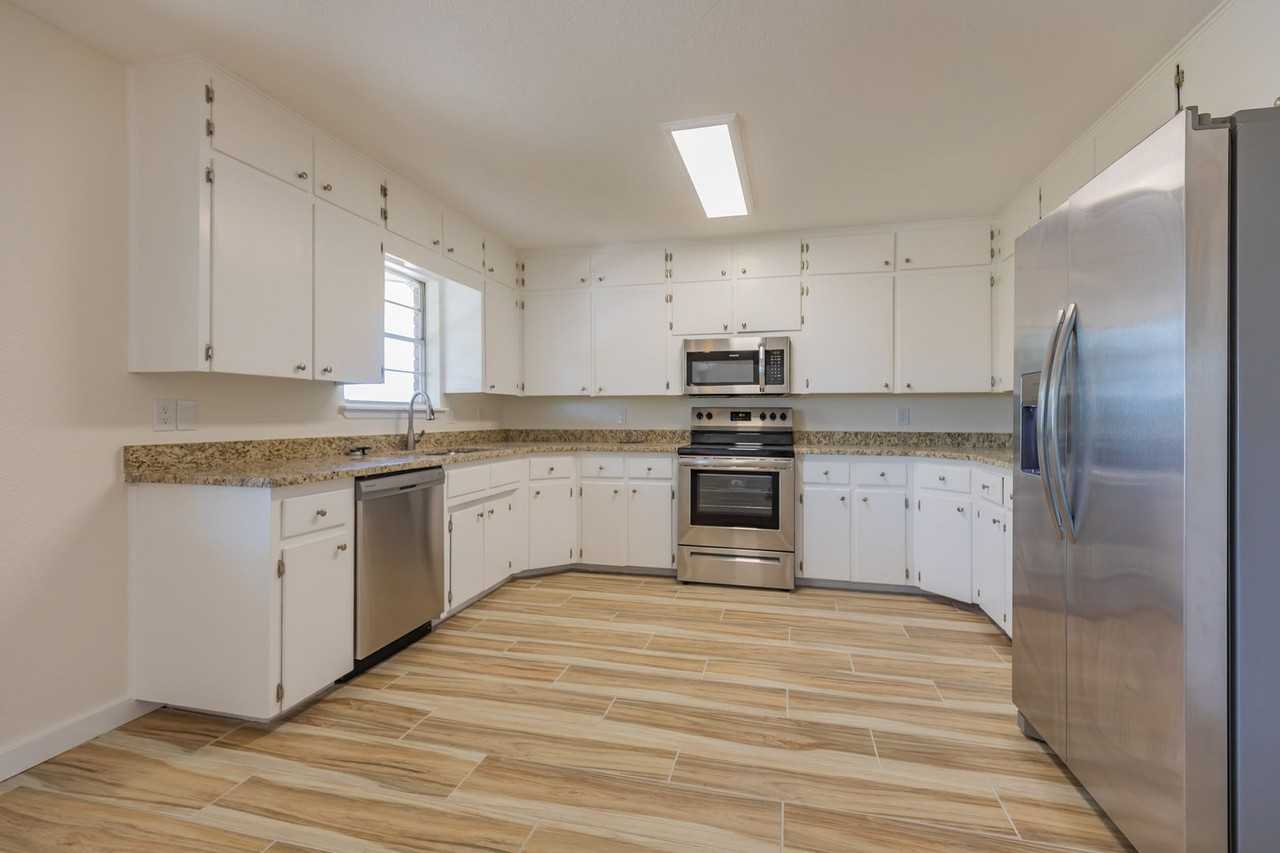 601 Sunnyside Ave - Photo 7 of 33
