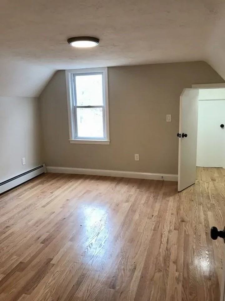 550 Park St #2 - Photo 5 of 14