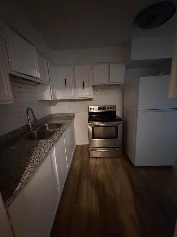 5130 Ridgevan Dr - Photo 4 of 10