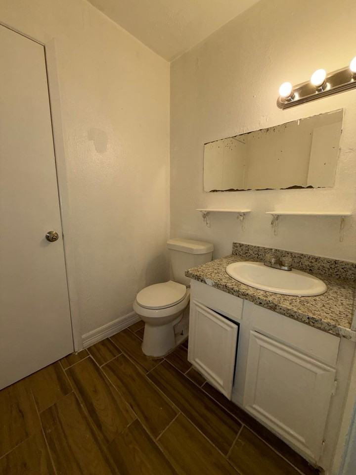 5130 Ridgevan Dr - Photo 5 of 10