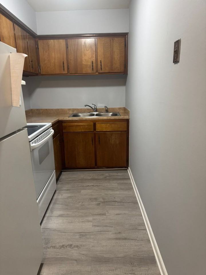 190 Maple Avenue - Photo 7 of 10