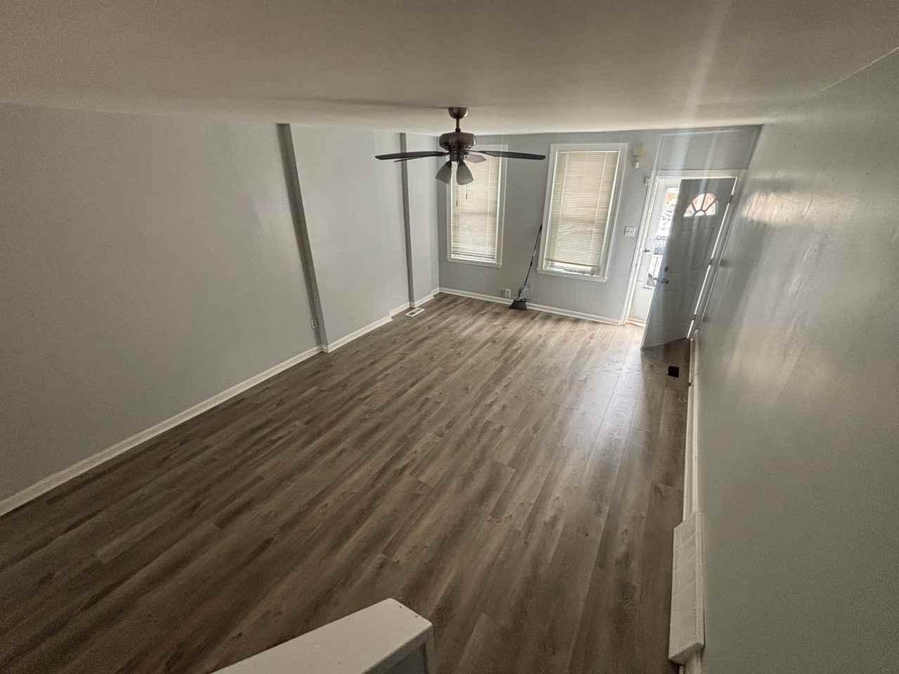 924 Jackson St - Photo 3 of 13