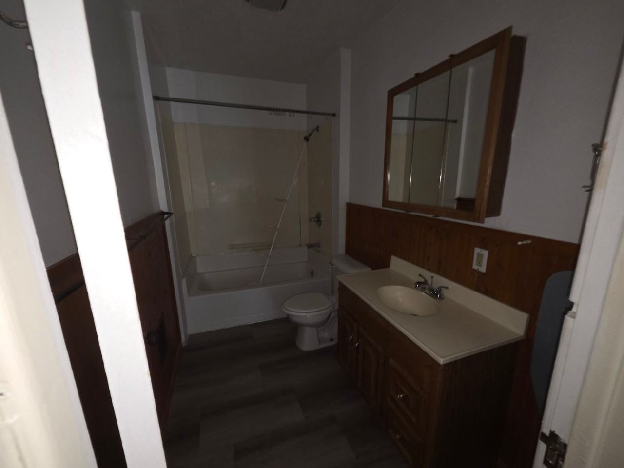 923 W 3rd St #4 - Photo 4 of 6