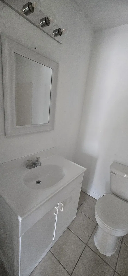 1910 N Benton Ave - Photo 2 of 11