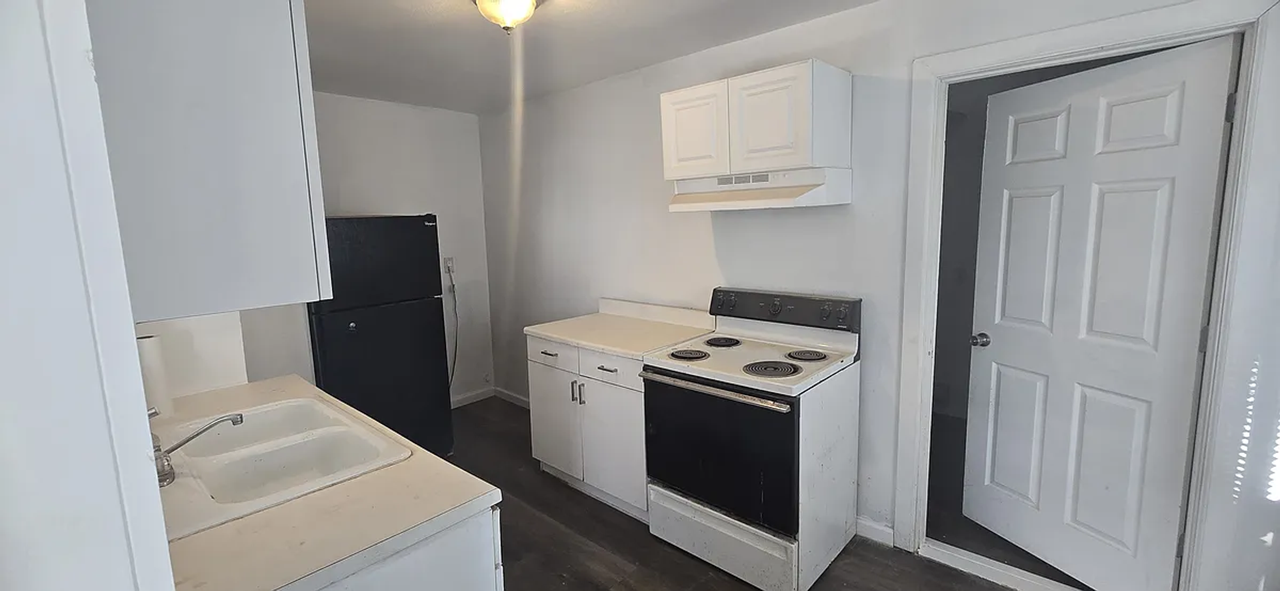 1910 N Benton Ave - Photo 6 of 11