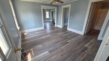 featured image of 903 W 4th St