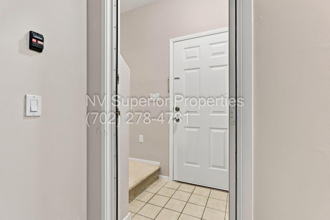 8628 Tomnitz Ave #101 - Photo 4 of 41