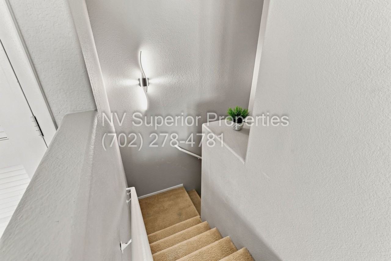 8628 Tomnitz Ave #101 - Photo 7 of 41