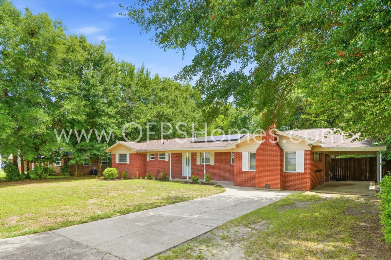 127 Judith Dr - Photo 3 of 35