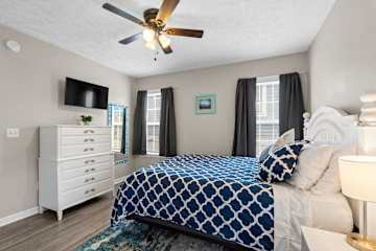 410 Greenville Ave - Photo 5 of 10