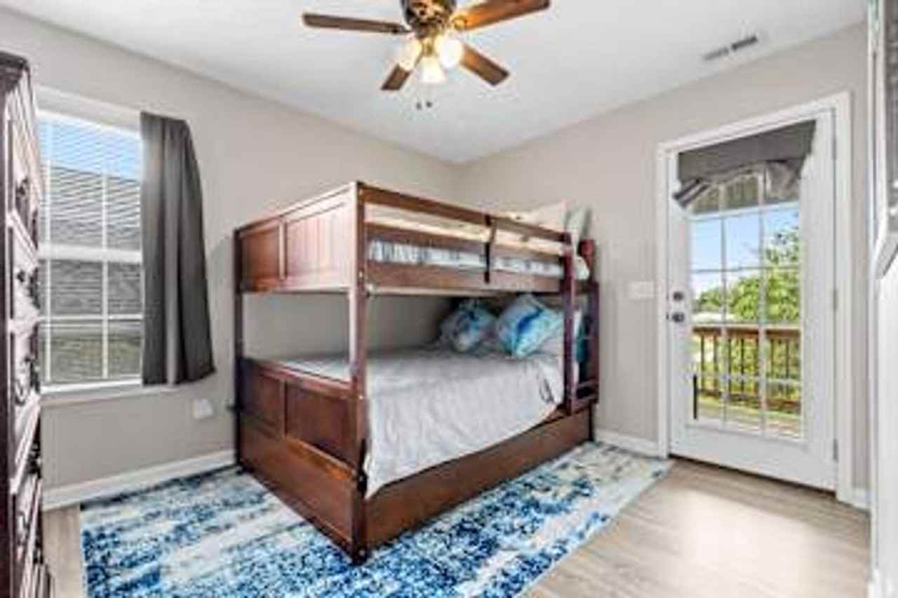 410 Greenville Ave - Photo 7 of 10