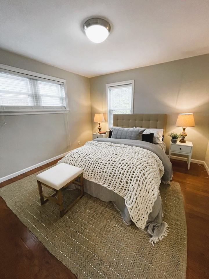 5621 Pernod Ave - Photo 6 of 18