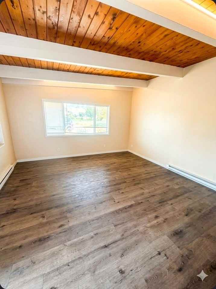 7733 Mcdougal Ave Ne - Photo 5 of 15