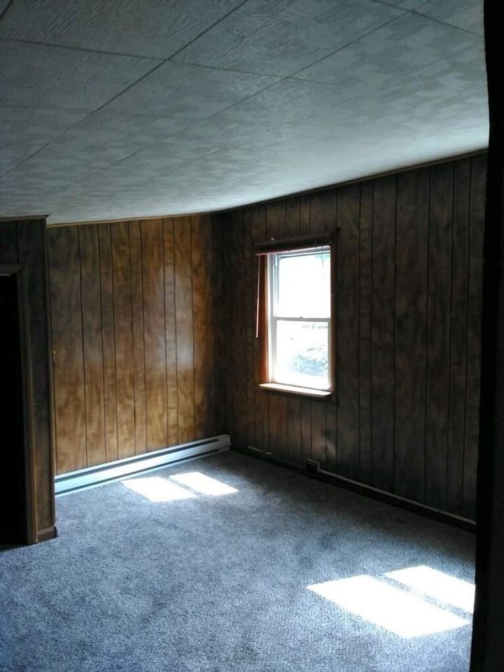 966 S Centre St - Photo 5 of 12