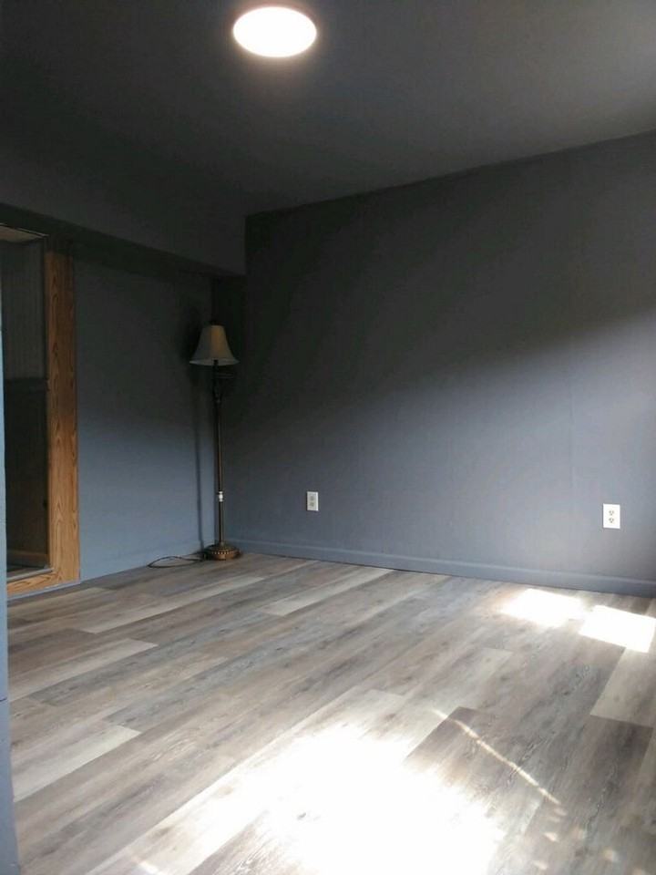 966 S Centre St - Photo 6 of 12