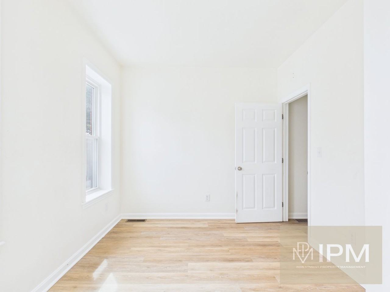 310 S Penn St - Photo 4 of 14