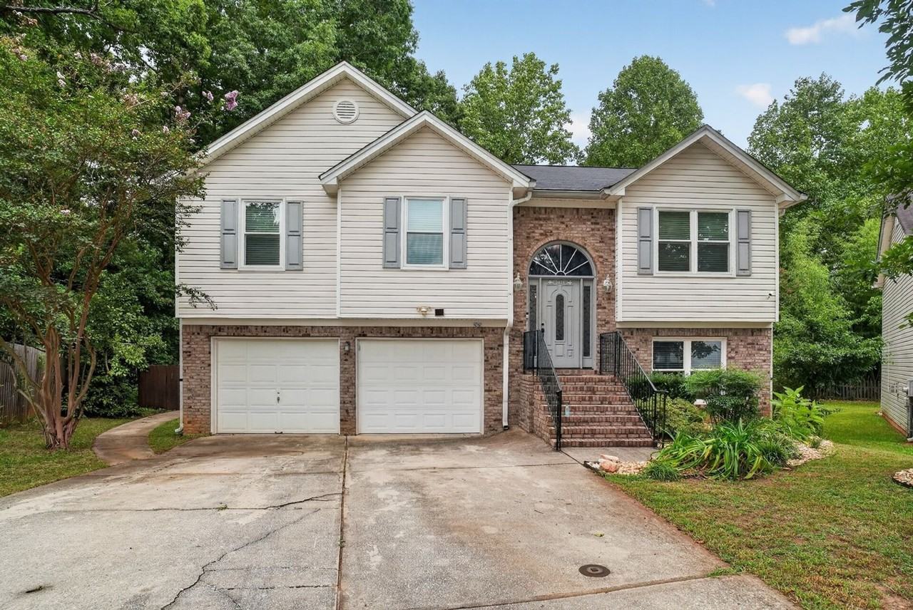 2475 Meredith Walk