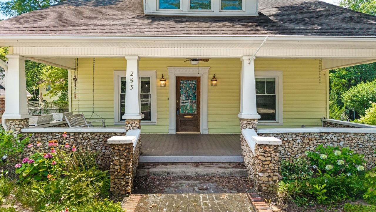 253 15th St Nw - Photo 3 of 36