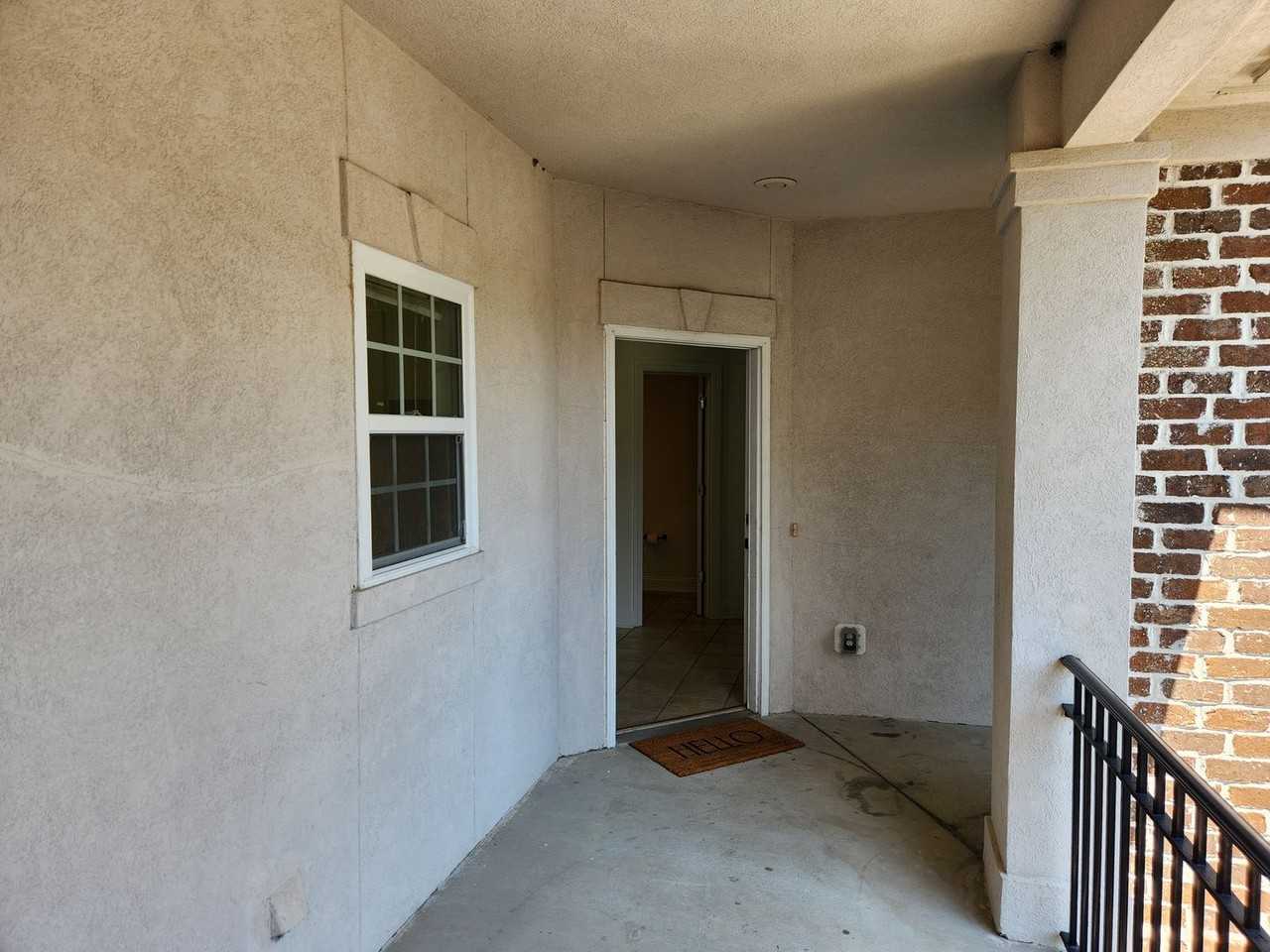411 Southbridge Blvd - Photo 3 of 46
