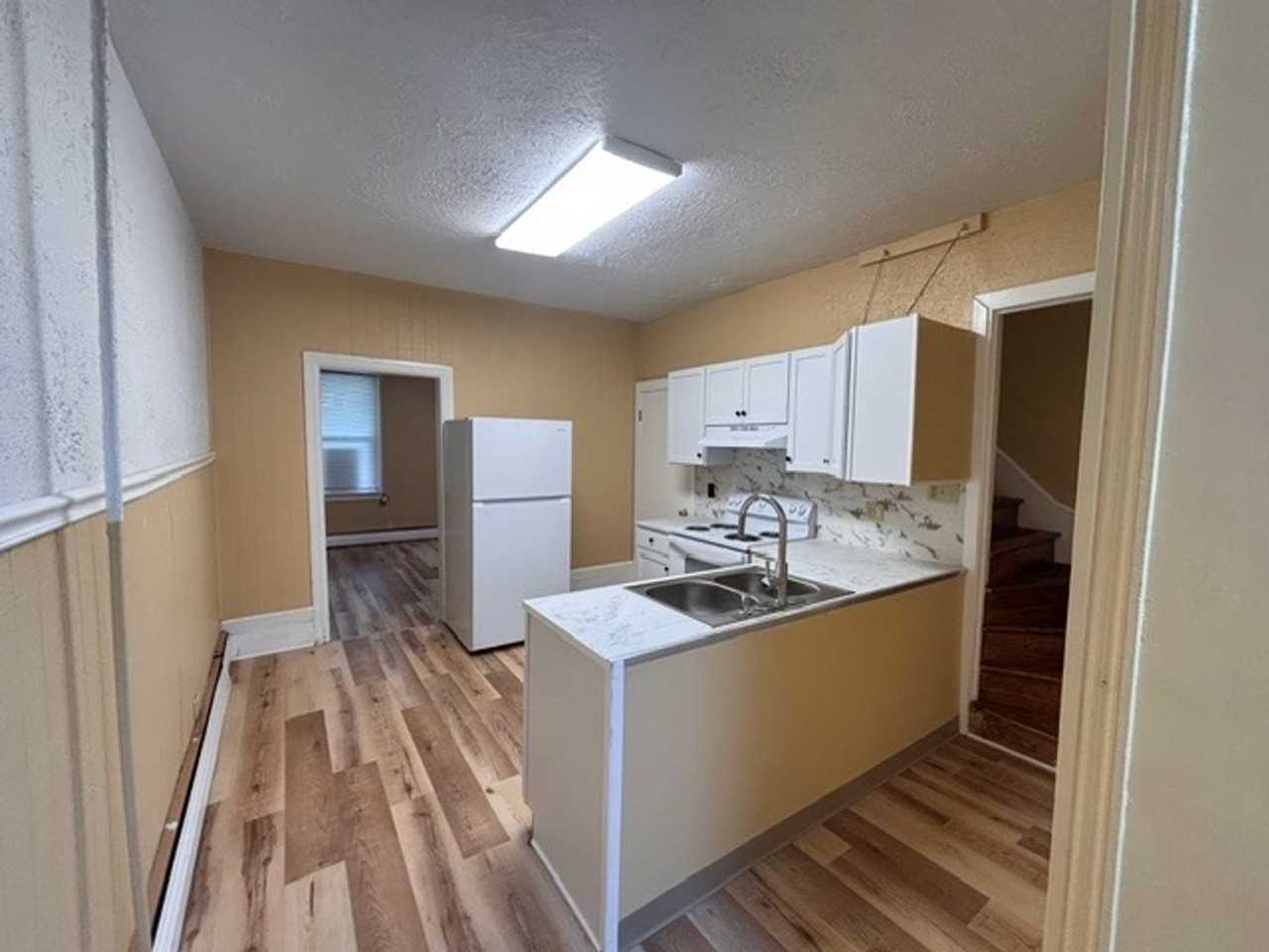 22 S Elm St - Photo 7 of 20