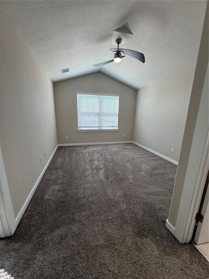 249 Trellis Blvd - Photo 5 of 13