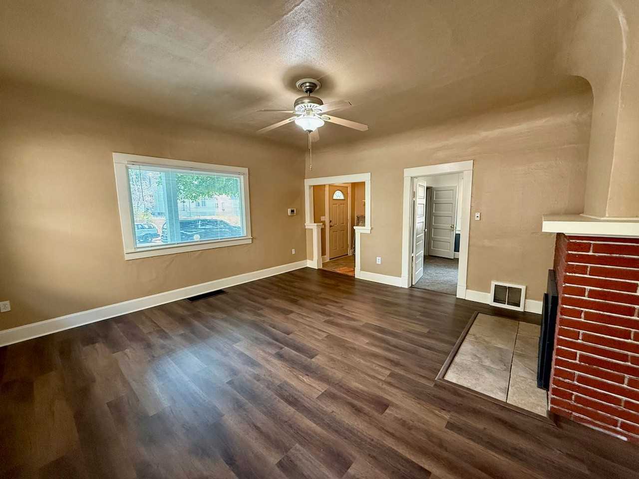 1520 W 11th Ave - Photo 4 of 33